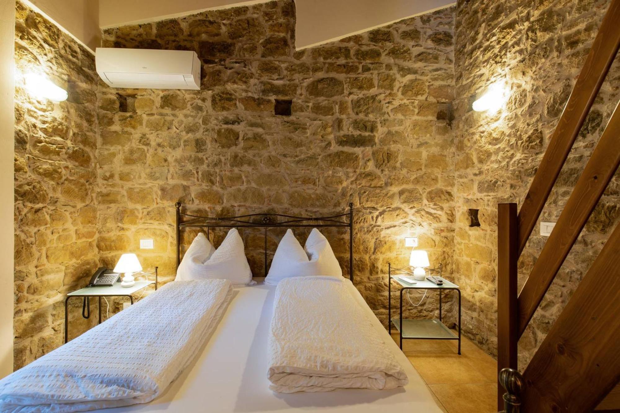 Hotel Ginevra Agrituristico 4*
