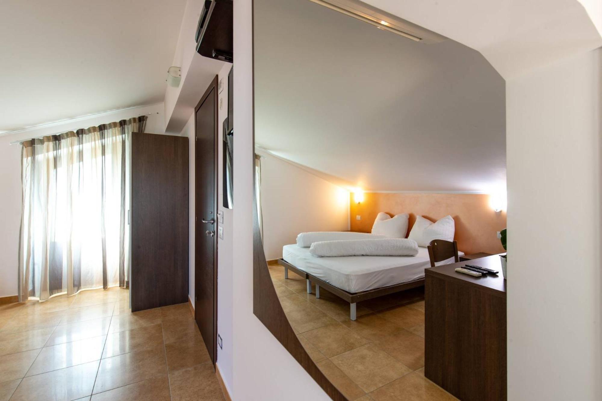 Ginevra Agrituristico 4* Ficarra