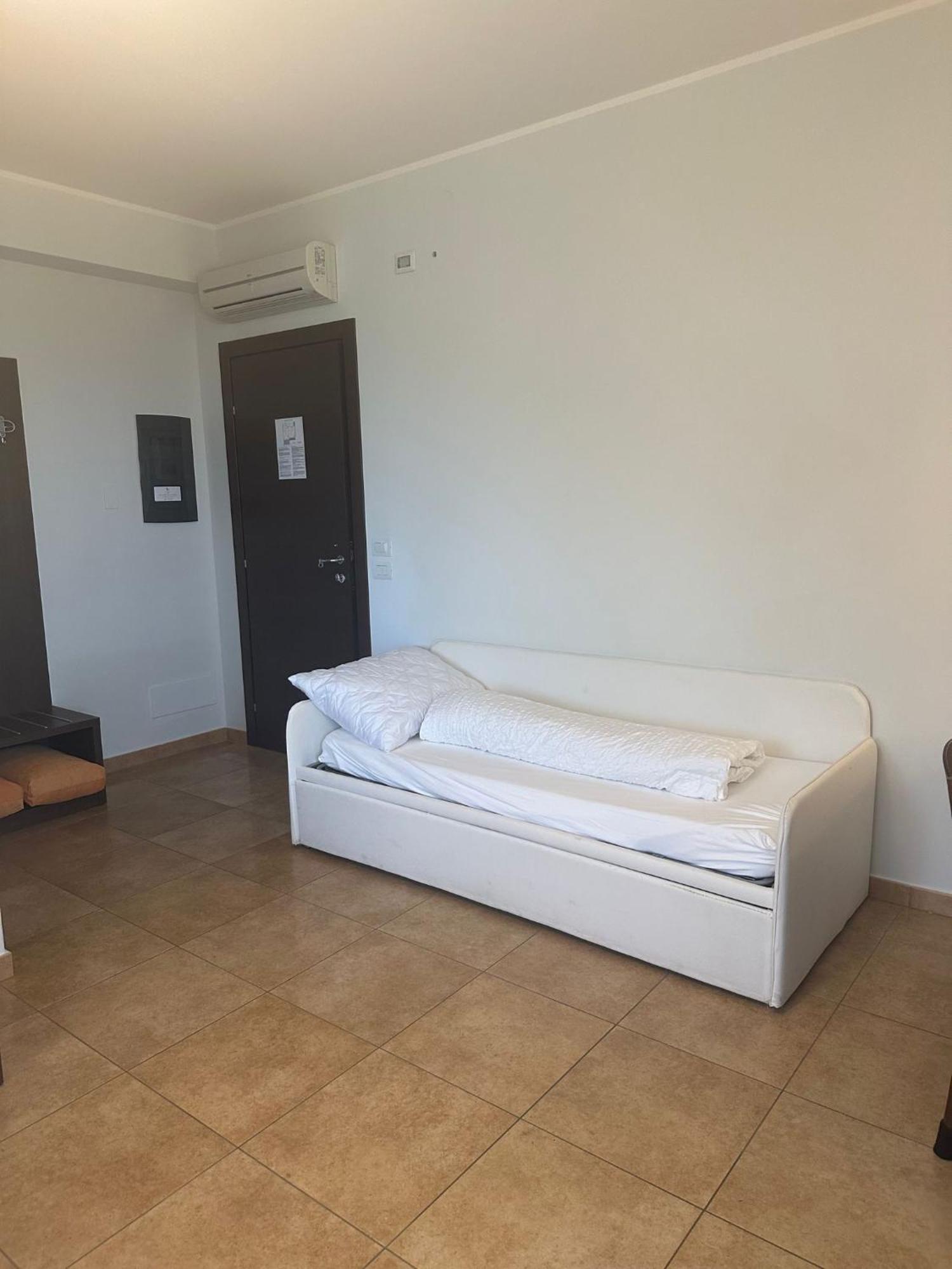 Ginevra Agrituristico Hotel 4*